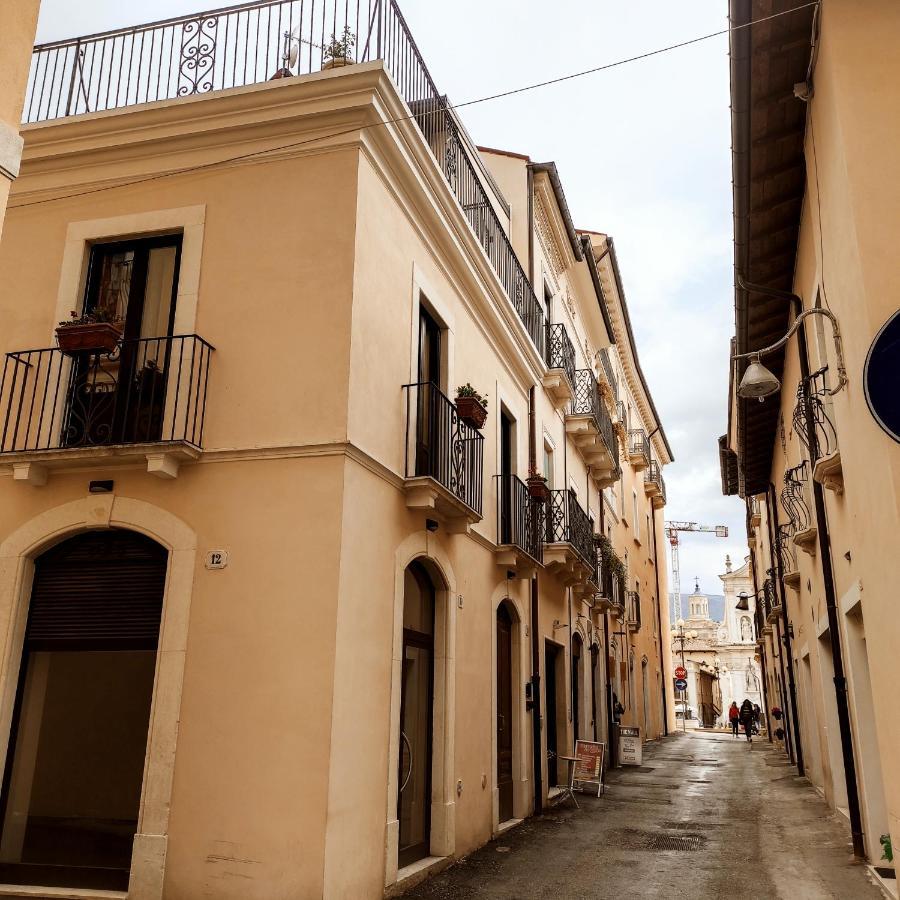 La Terrazza Del Quarto L'Aquila Eksteriør billede