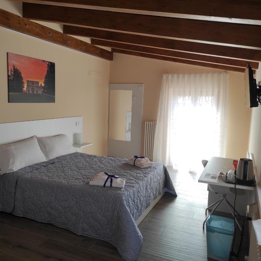 La Terrazza Del Quarto L'Aquila Eksteriør billede